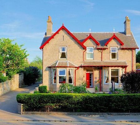West End Guest House Elgin Buitenkant foto
