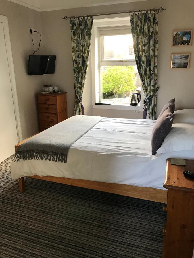 West End Guest House Elgin Buitenkant foto