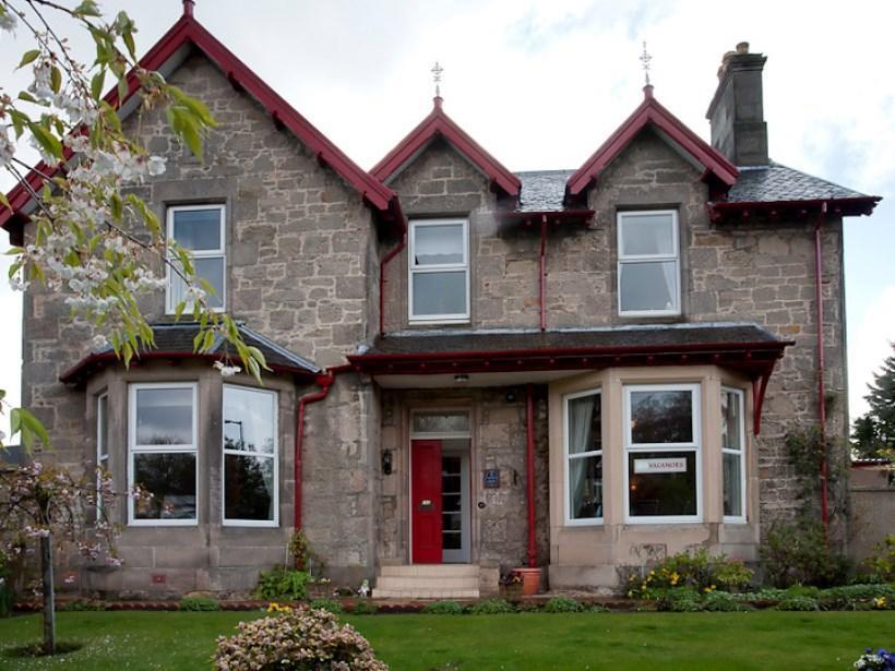 West End Guest House Elgin Buitenkant foto