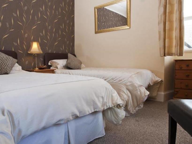 West End Guest House Elgin Buitenkant foto