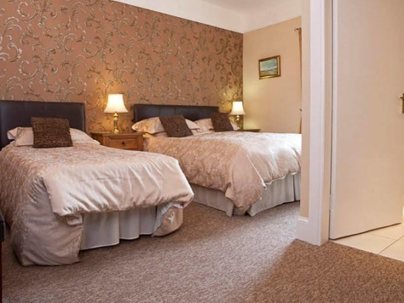 West End Guest House Elgin Buitenkant foto